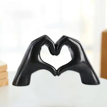 Скульптура из прочной смолы Уникальная скульптура в форме сердца из смолы, привлекающая внимание Статуя жеста руки для свадебного украшения комнаты Смола