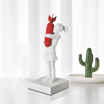 Статуя Девушки-бомбы в обнимку с Бэнкси Sculptur Hugger, Обнимающая Девушку-Бомбу Мира, Аксессуары для украшения дома, Украшение гостиной
